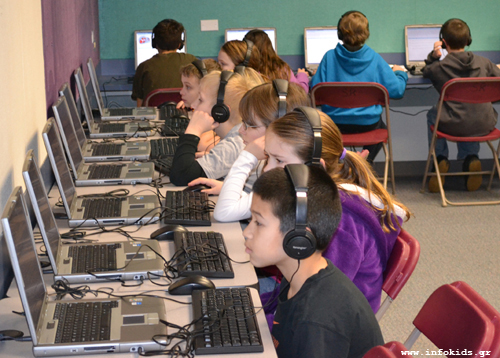 computer-labs-sr-with-students-500 copy